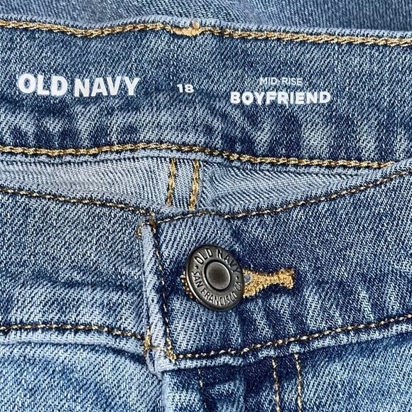 Old Navy Mid Rise Boyfriend Jeans Women’s Size 18 Kacee Wash Raw Hem Stretch - Picture 5 of 8